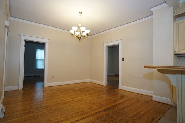 Building Photo - 3 Bedroom / 2 Bath House.  Easy access to US 460 and I 81. Detached Garage / Workshop.