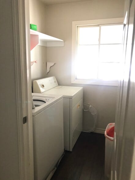 In Unit Laundry - 1927 Fremont Ave