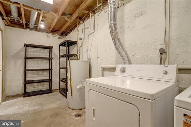 Building Photo - 6372 8th Cir