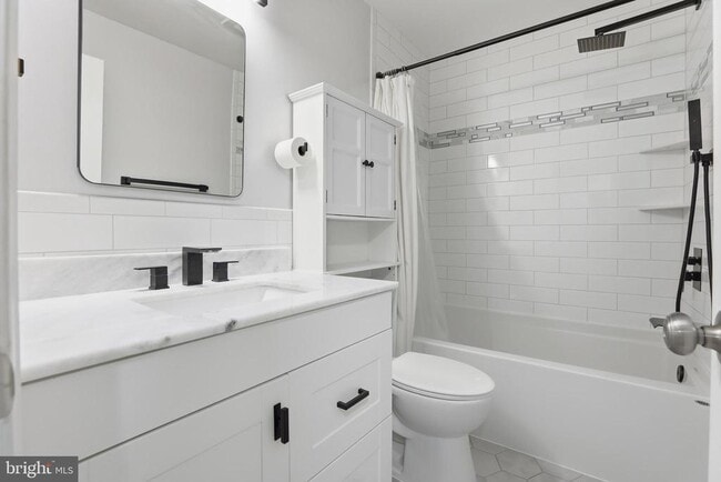 Building Photo - 20309 Beaconfield Terrace