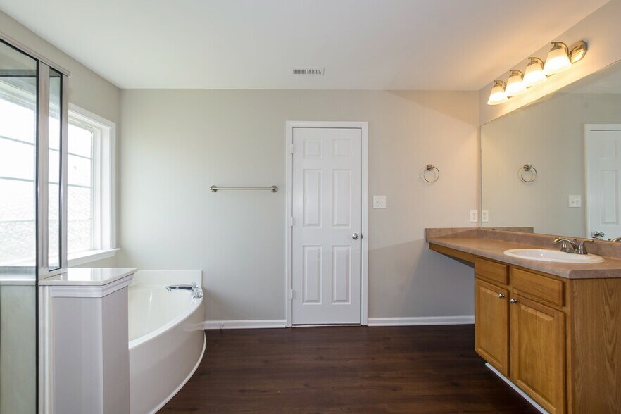Building Photo - 1115 Jade Glen Dr