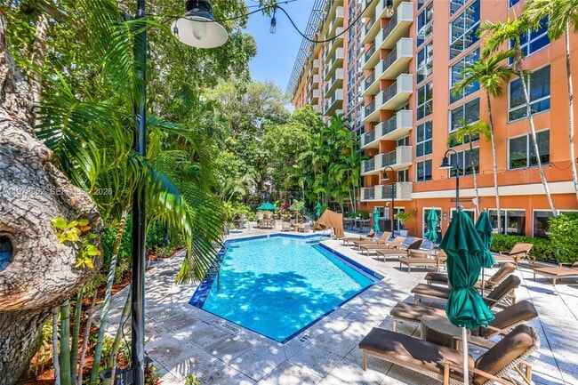 Building Photo - 2951 S Bayshore Dr