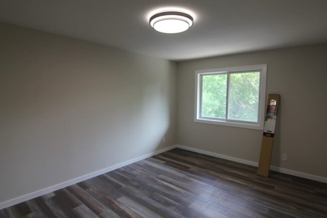 Building Photo - Cozy 2 Bedroom 2 Bath Condo in Iowa City!