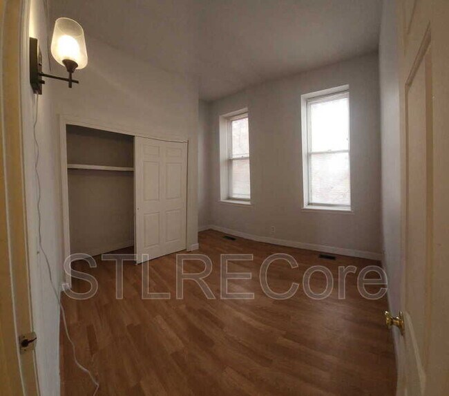 Building Photo - 2415 S 10th St