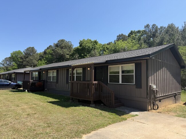 Building Photo - 657 Aubrey Dr