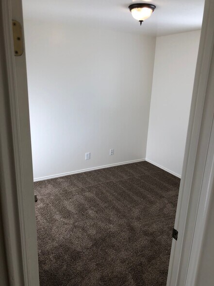 Building Photo - 12219 S 1440 W