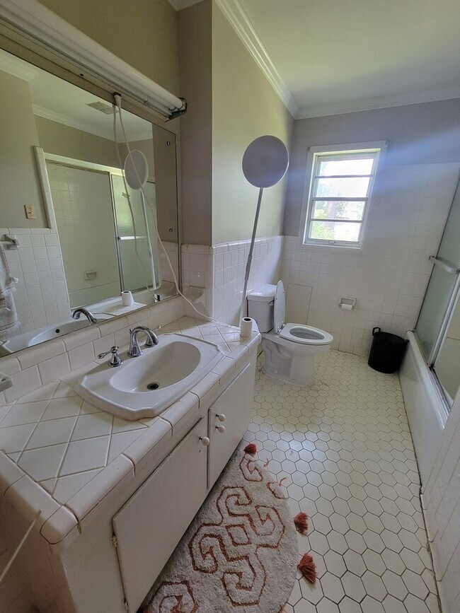 Building Photo - Beautiful Country home in Lakeland