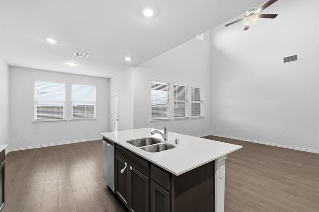 Building Photo - 920 Violet Wy