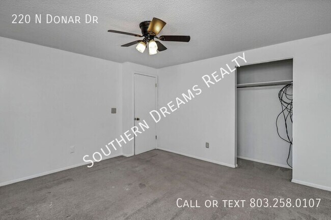 Building Photo - 220 N Donar Dr