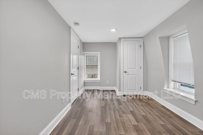 Building Photo - 39 Carroll St