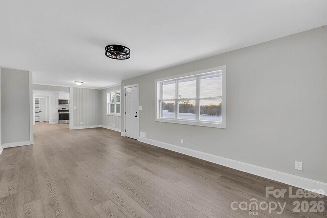 Building Photo - 2765 Long Cir