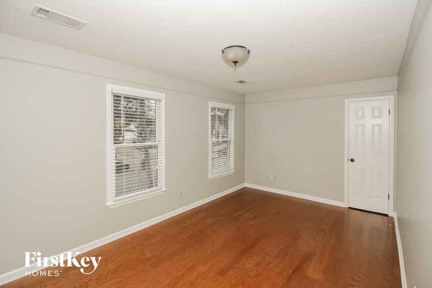 Building Photo - 980 Yorktown Rd