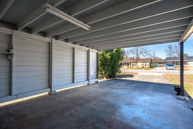 Building Photo - Fairlawn 3 bedroom, 1 bath ready for move-in