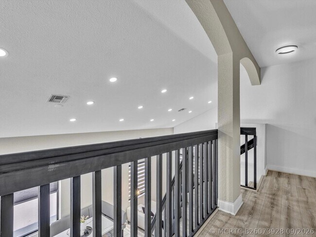 Building Photo - 7834 Oak Grove Cir