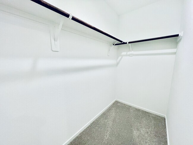 Building Photo - 3014 Mallorca Dr