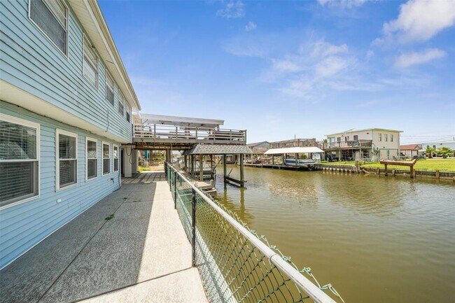 Building Photo - 77 Bayou Vista Dr