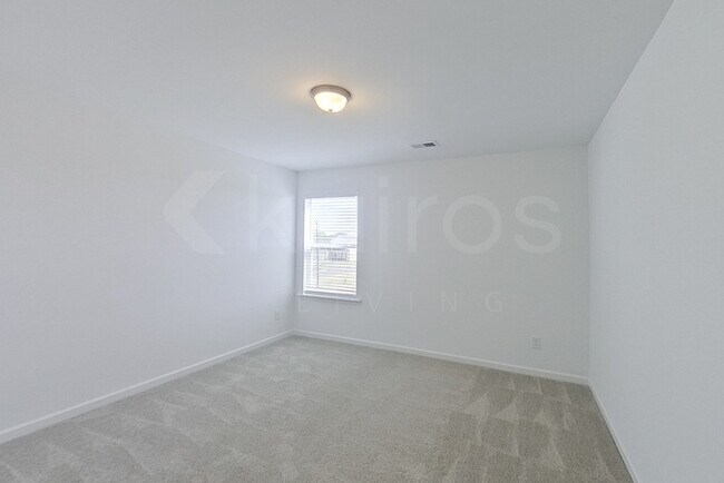 Building Photo - 101 Silver Maple Ln