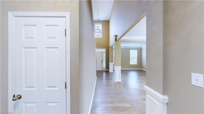 Building Photo - *** READY TO MOVE IN BY FIRST WEEK OF MAY***