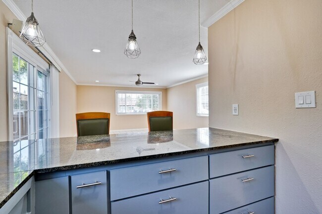 Building Photo - Excellent 2 Bed 1 Bath Home in Santa Clara!