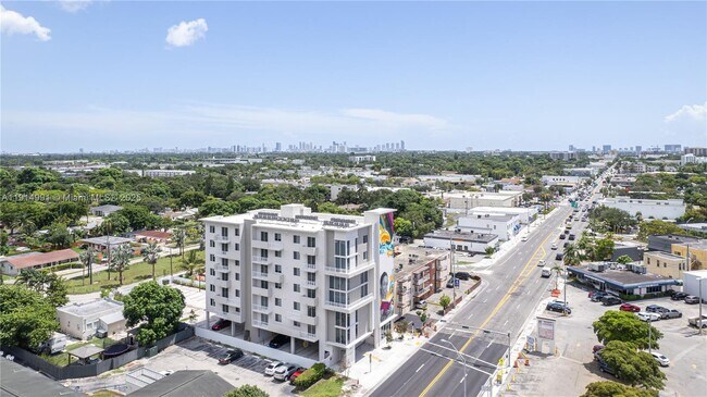 Building Photo - 475 NE 125th St