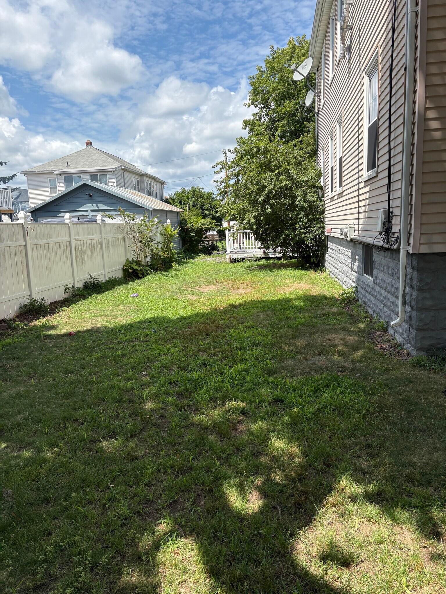 Building Photo - 80 Bowen Ave