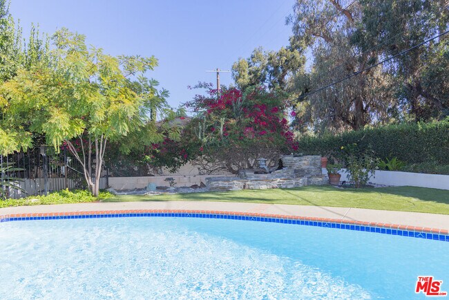 Building Photo - 24316 Burbank Blvd