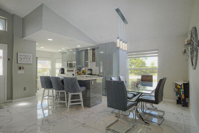 Building Photo - 550 Fox Loop