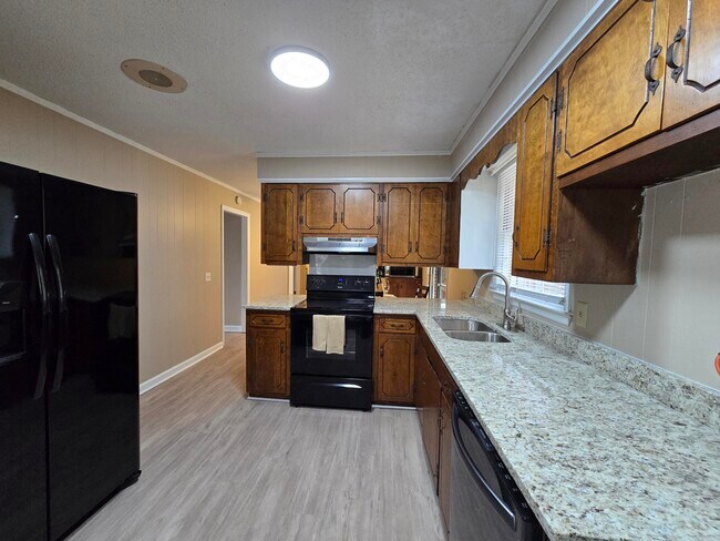 Building Photo - 1565 Jefferson Rd