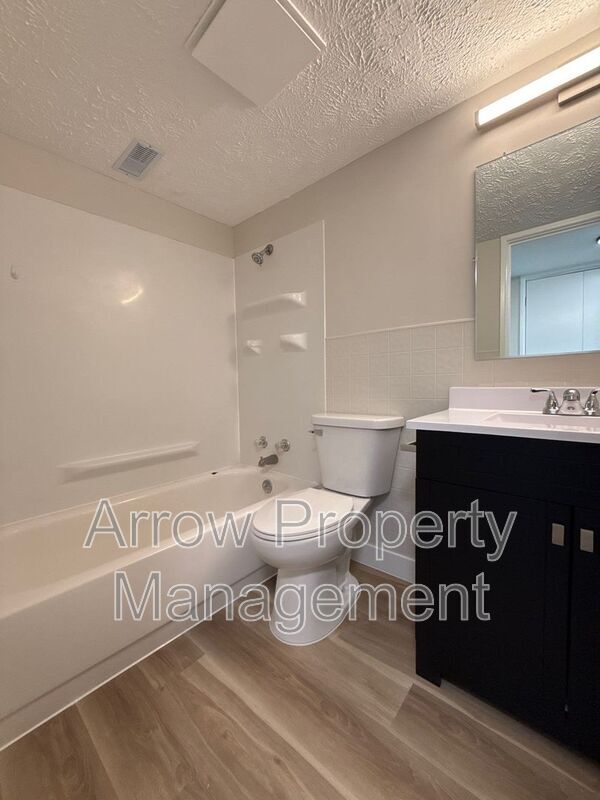 Building Photo - 5703 S 14th St