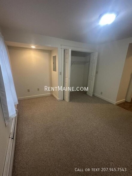 Building Photo - 557 Riverside Dr