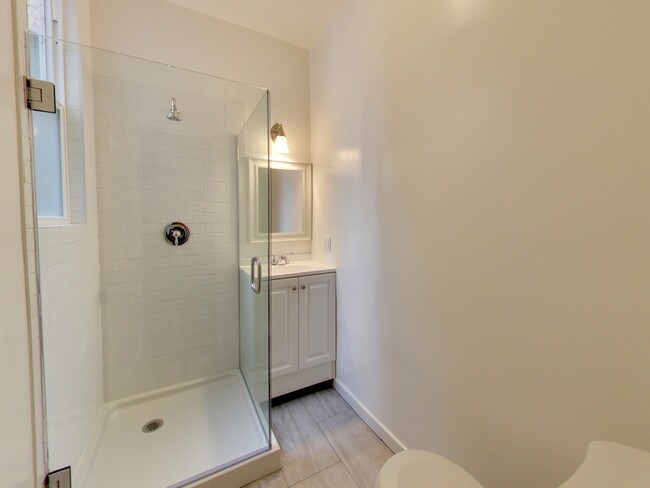 Building Photo - 1720 Pacific Ave