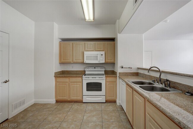 Building Photo - 8000 W Badura Ave