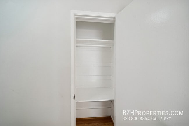 Building Photo - 1306 Havenhurst Dr