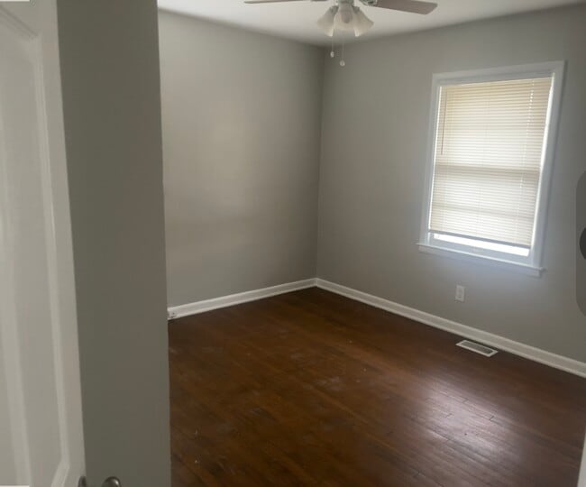 Building Photo - 821 Carneal Rd