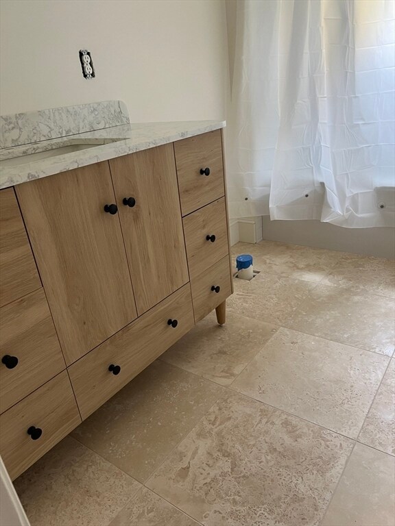 Building Photo - 44 Elm St