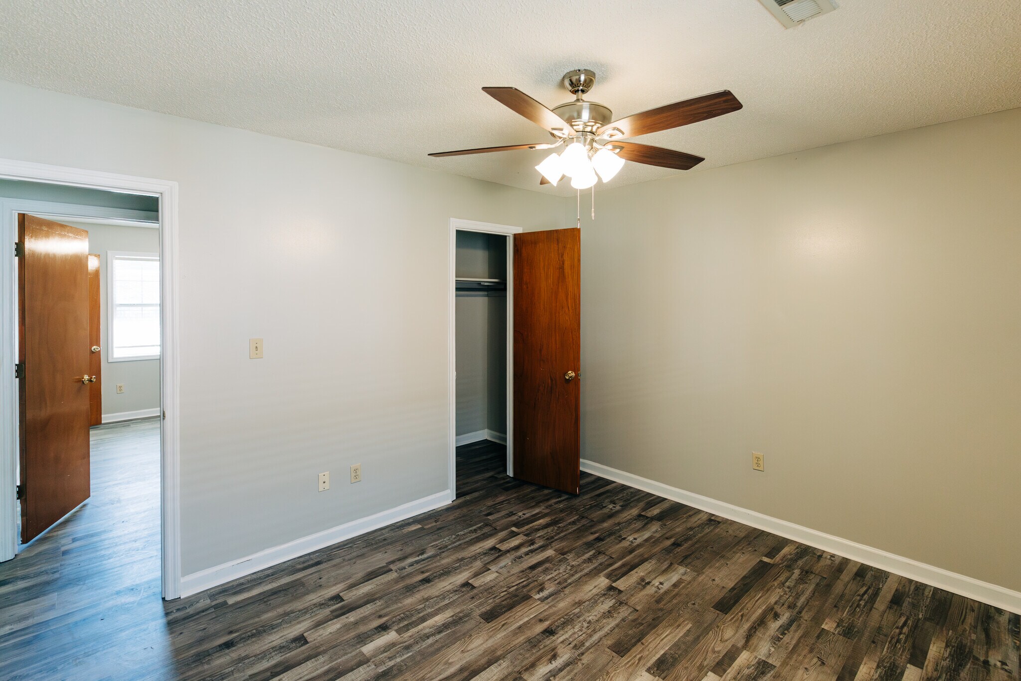 Building Photo - 1210 Douglas MacArthur St