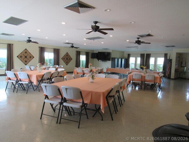 Building Photo - 5780 Fernley Dr