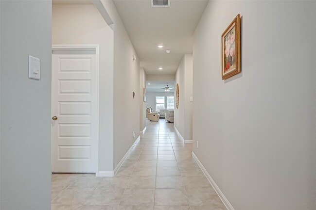 Building Photo - 3206 Dry Creek Dr