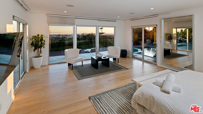 Building Photo - 10134 Angelo View Dr