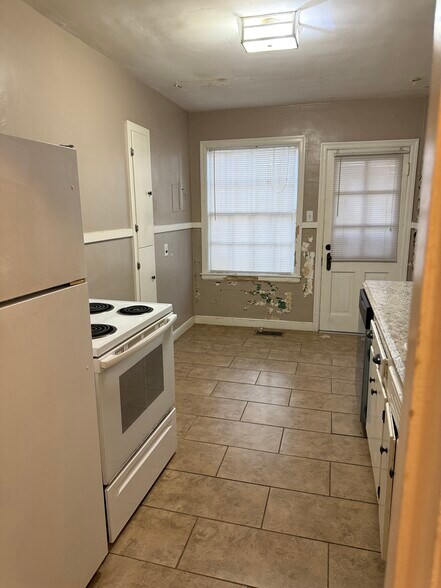 Building Photo - 2020 Courtland Pl