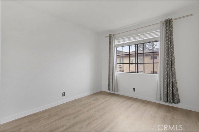 Building Photo - 221 S Oak Knoll Ave