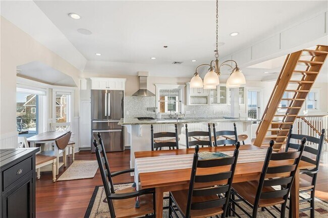 Building Photo - 246 Sand Hill Cove Rd