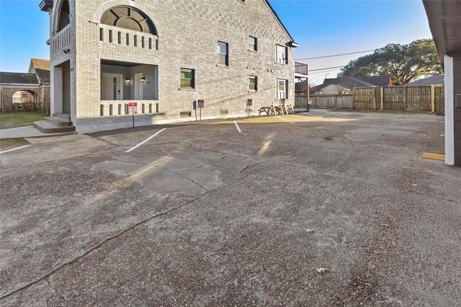 Building Photo - 2824 Blodgett St