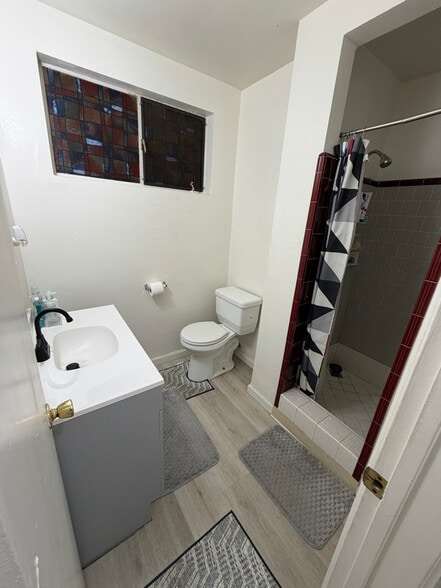 Building Photo - 7784 Orchard St