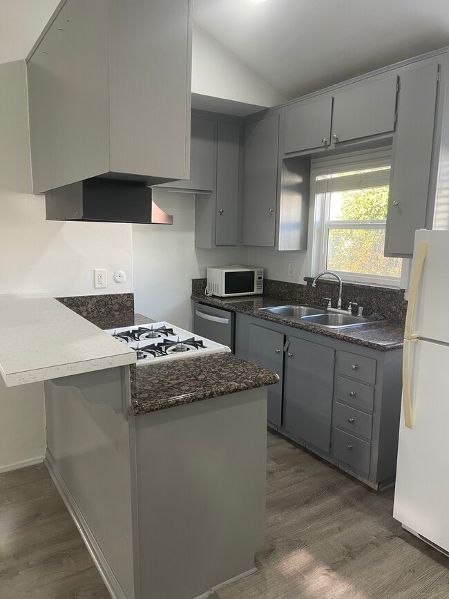 Building Photo - 3750 Clarington Ave