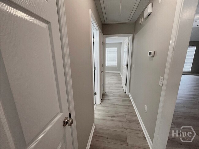 Building Photo - 322 Laurel Hill Cir