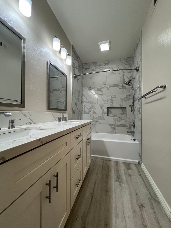 Building Photo - 305 Marinella Aisle