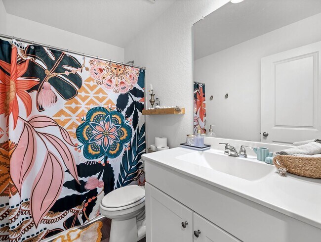 Building Photo - 5484 Rue Girard