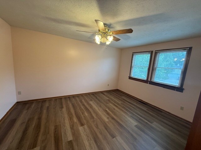 Building Photo - 897 Cornell Ct