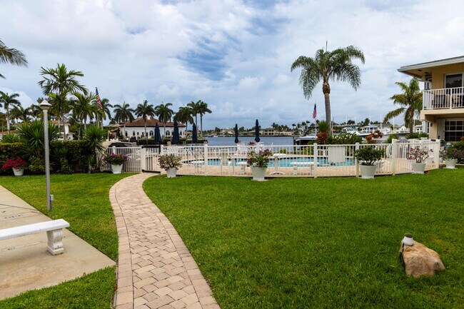 Building Photo - 3216 SE 12th St